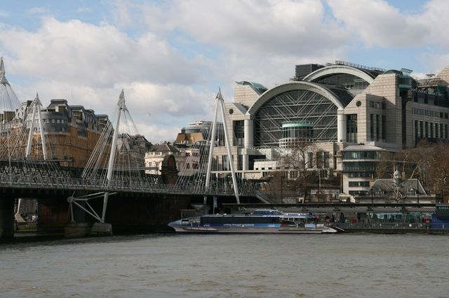 hungerford bridge et gare de charing cross